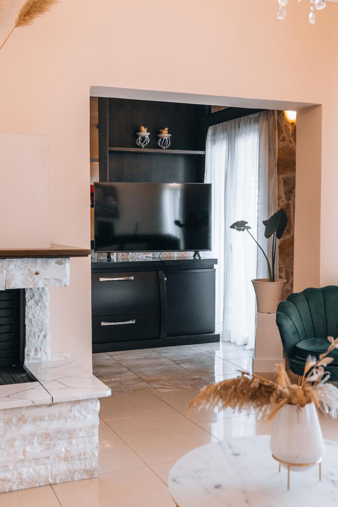 Casa D'Oro Exclusive Villa Kypseli エクステリア 写真